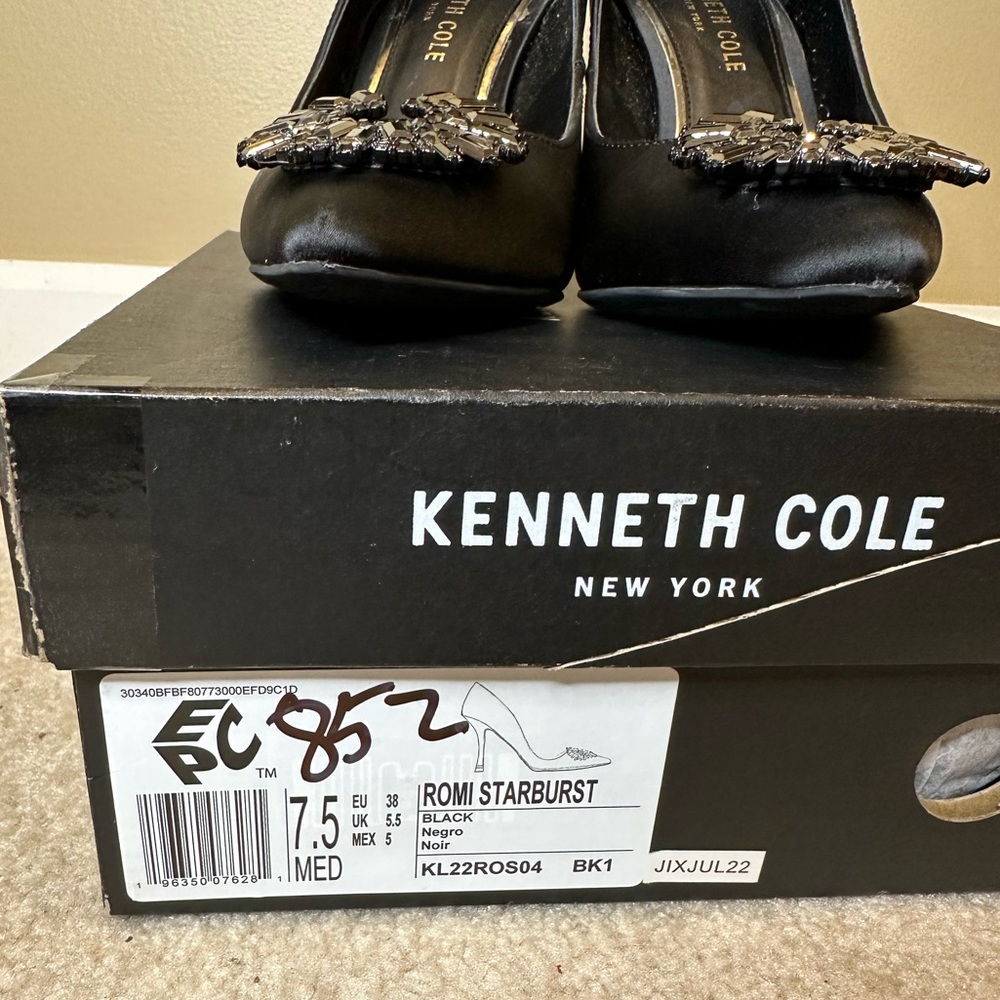 KENNETH COLE Romi Stardust Pointed Toe Pump - Picture 8 of 8